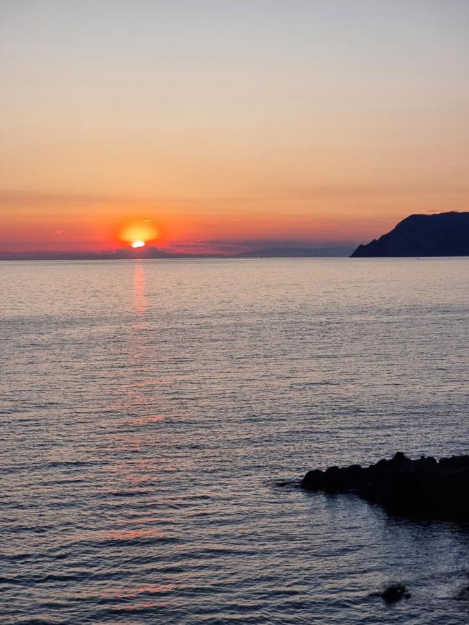 Ca De La Sunta Lägenhet Riomaggiore Exteriör bild